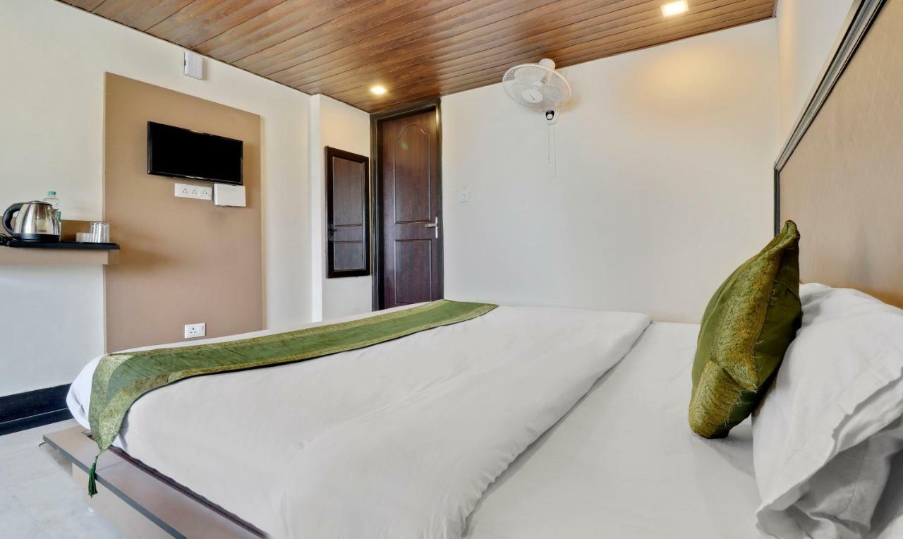 Treebo Mayur, Mall Road Hotel 3*